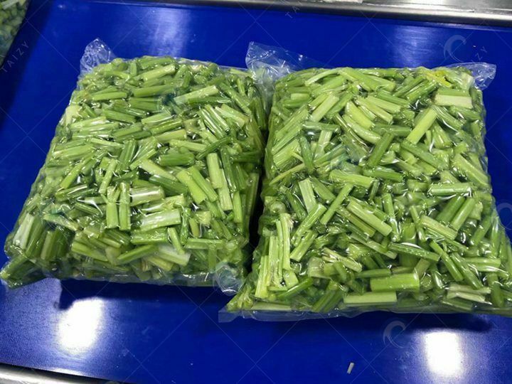 Fresh-cut vegetables washing and packing